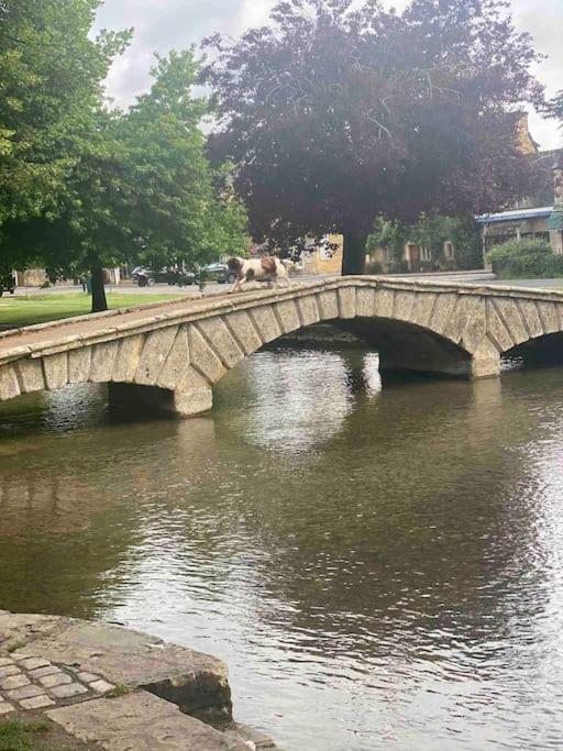 Beautiful Cotswold Couples Retreat Villa Bourton-on-the-Water Ngoại thất bức ảnh